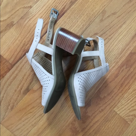 Franco Sarto suede like block heel size 8 M - Picture 4 of 5